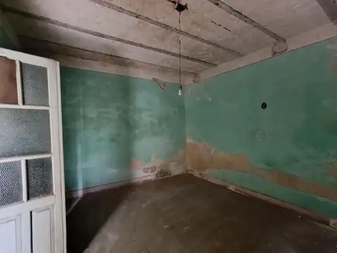 Casa 5 ambientes con 1 baño