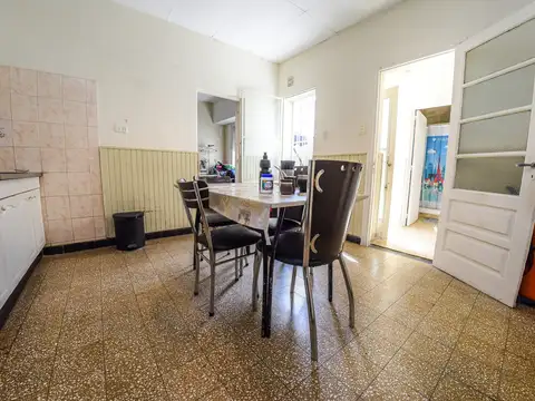 IDEAL INVERSORES - CASA Y DEPARTAMENTO DE PASILLO!