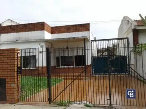 Venta de 2 Casas en un Lote de 433 m² Apto Crédito, Ideal Renta en Haedo