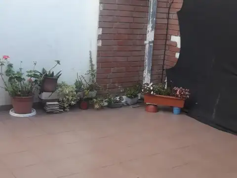 Depto Tipo Casa 2 ambientes con 1 baño