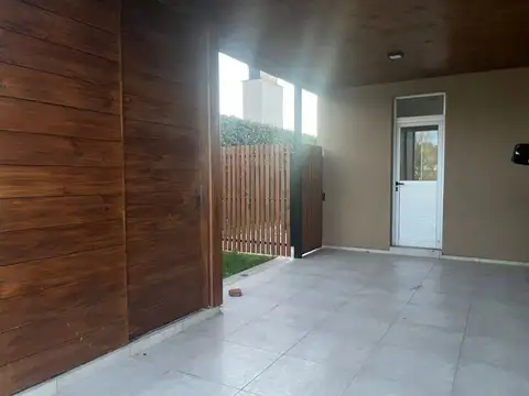 Casa en Venta en Las Paredes, USD 220.000
