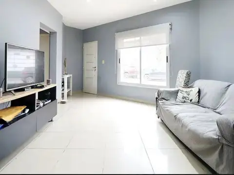 Profesor Juan Pizzurno 600