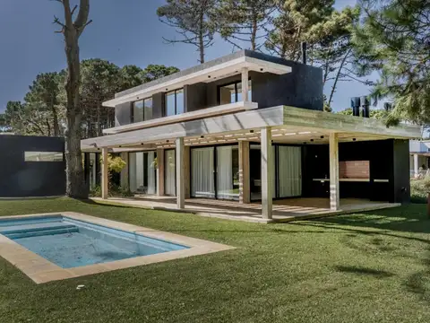 Casa a estrenar en VENTA en Barrio Pioneros, Pinamar