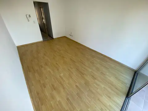 DEPARTAMENTO MONOAMBIENTE EN VENTA EN  BANFIELD