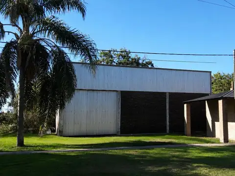Galpon + Casa. Terreno 1051 M2