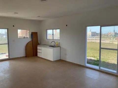 Casa 4 ambientes con 1 baño