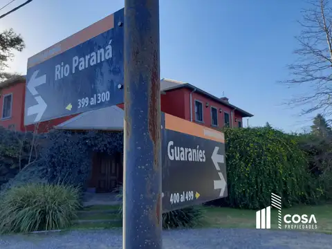 Casa en Alquiler con 4 cocheras