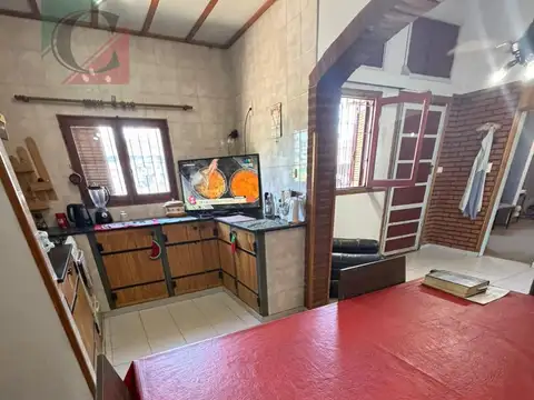 Casa 5 ambientes con 2 baños