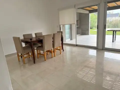 Casa en Alquiler de 3 dormitorios