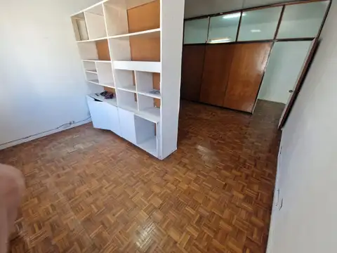 Amplio y luminoso studio profesional edificio representativo