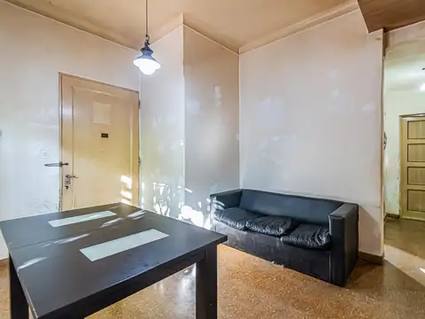Venta PH 3 ambiente al Frente con Patio en Flores