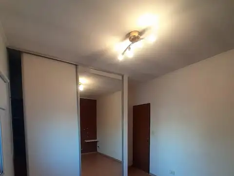VENTA CASAS Y DEPARTAMENTO EN MORON
