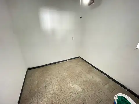 Local en Venta en Parque Casado, USD 140.000