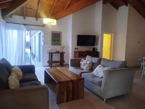 Casa en Alquiler en Mendoza, USD 1.100
