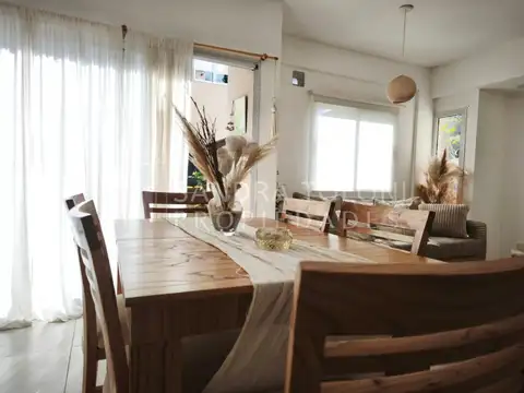 Depto Tipo Casa en Venta con 1 cocheras