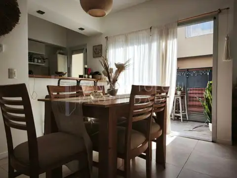 Depto Tipo Casa en Venta de 3 ambientes