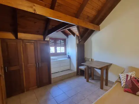 Casa En Venta En Coronel Suárez Con Jardín Y Cochera