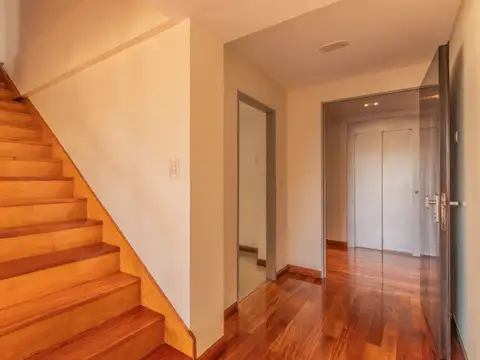 Departamento en Venta con 3 cocheras