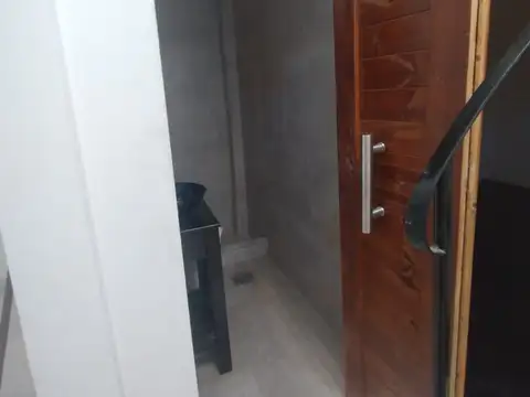 Depto Tipo Casa en Alquiler en Villa Bonich, $ 400.000
