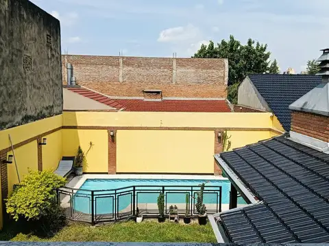 Venta Casa 7 ambientes con pileta en Tapiales