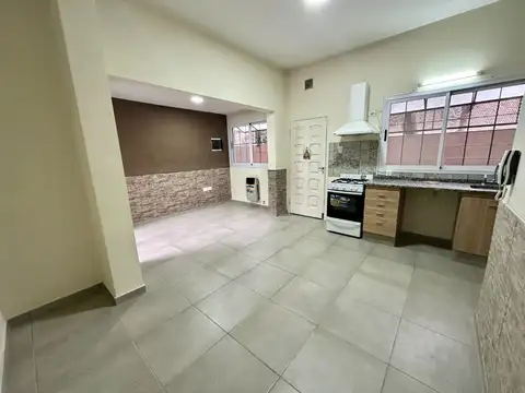 Depto Tipo Casa 2 ambientes con 1 baño