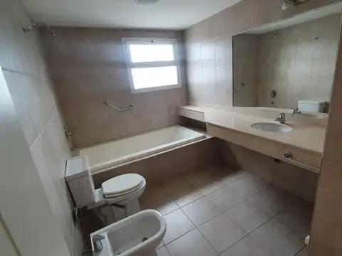 TARIFEÑO INMOBILIARIA ALQUILA PISO NIVEL GERENCIAL 3 D, 3 BAÑOS,  COCHERA