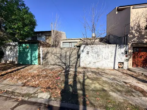 Venta Galpón / Lote propio / Techo Losa / L Zamora