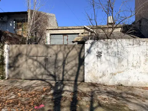 Venta Galpón / Lote propio / Techo Losa / L Zamora