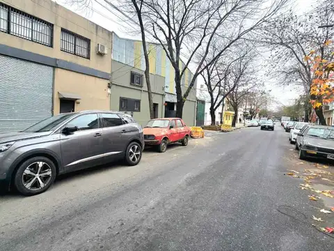 VENTA GALPÓN DE 640 M² C OFICINAS P PATRICIOS