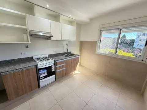 Oportunidad - 2 Amb Refaccionado a nuevo - Zona inmejorable