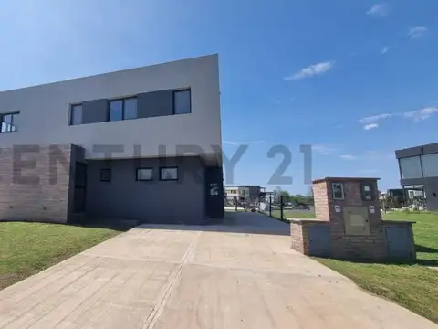 Casa a ESTRENAR en Barrio Náutico Canal