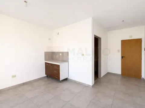 Av. Olivera 1561 , Piso 2