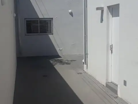 Depto Tipo Casa 2 ambientes con 1 baño
