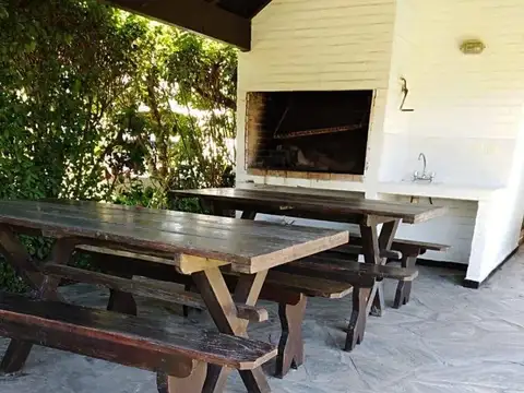 Casa en Venta con 4 cocheras