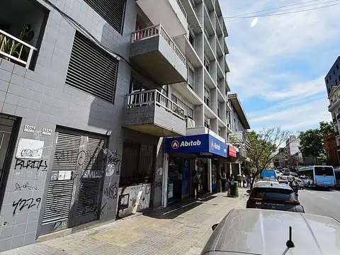 Avenida Uruguay 1000