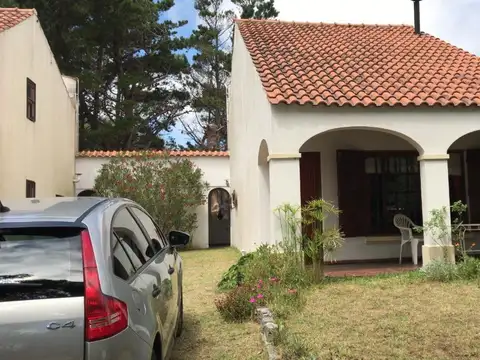 Casa en venta - 3 Dormitorios 1 Baño - 300Mts2 - Las Toninas
