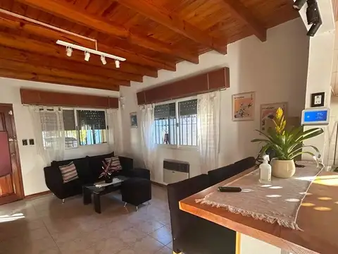 Casa 4 ambientes con 1 baño