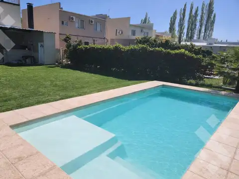 En venta | casa de 3 dormitorios   pileta | barrio privado elementos | plottier