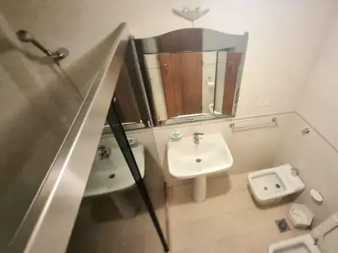 VENTA PH 4 AMBIENTES - PATIO y TERRAZA - primer piso por escalera en Barracas