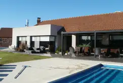 Áreas comunes piscina, club-house en Bahia del Sol en G.B.A. Zona Norte, Buenos Aires