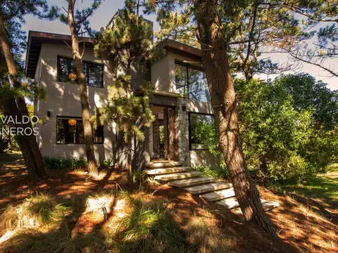 Knezak - Casa a 50m del mar, 3 dorm, 2 en suite – Mar de las Pampas
