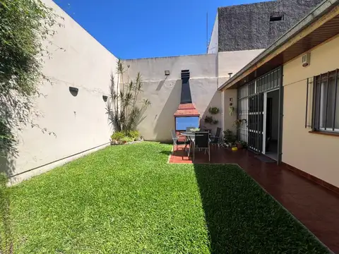 VENTA CASA 3 AMB EL PALOMAR CON PATIO Y COCHERA