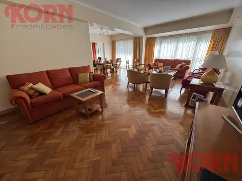 VENTA SEMIPISO DE 4 AMBIENTES CON BACLON, DEPENDENCIA, COCHERA Y BAULERA EN BARRIO NORTE - RECOLETA