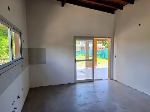 Casa 3 ambientes con 1 baño