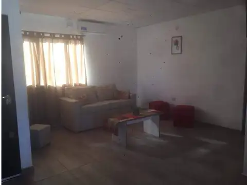 Casa en Alquiler con 1 cochera