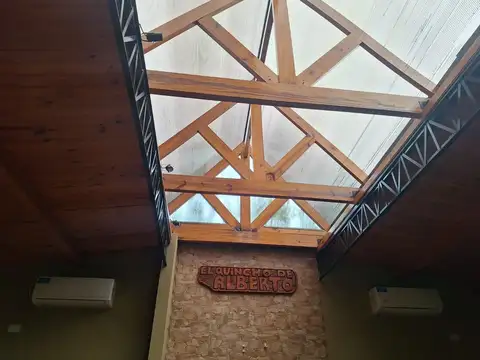 Casa 5 ambientes con 3 baños