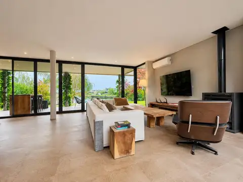 Casa 4 ambientes con 3 baños