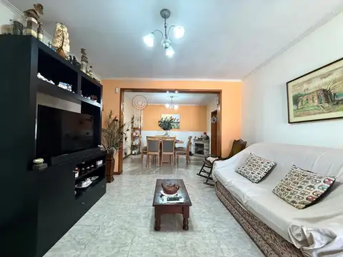Casa en Venta en Rafael Calzada, USD 73.000