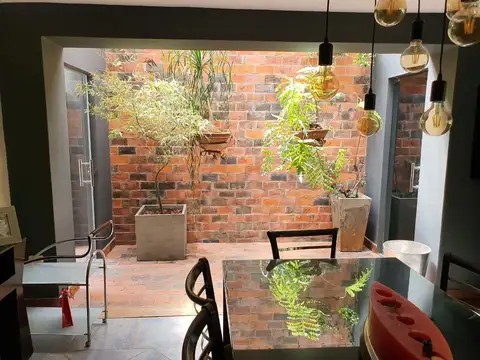 Casa en Venta con 3 cocheras