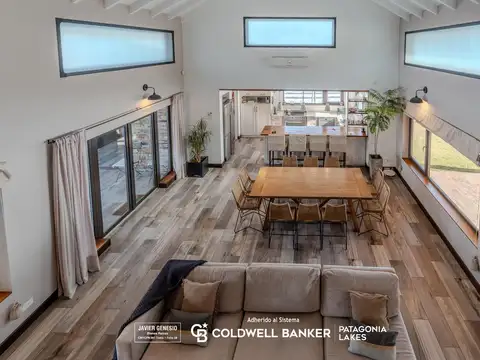 Casa 5 ambientes con 4 baños